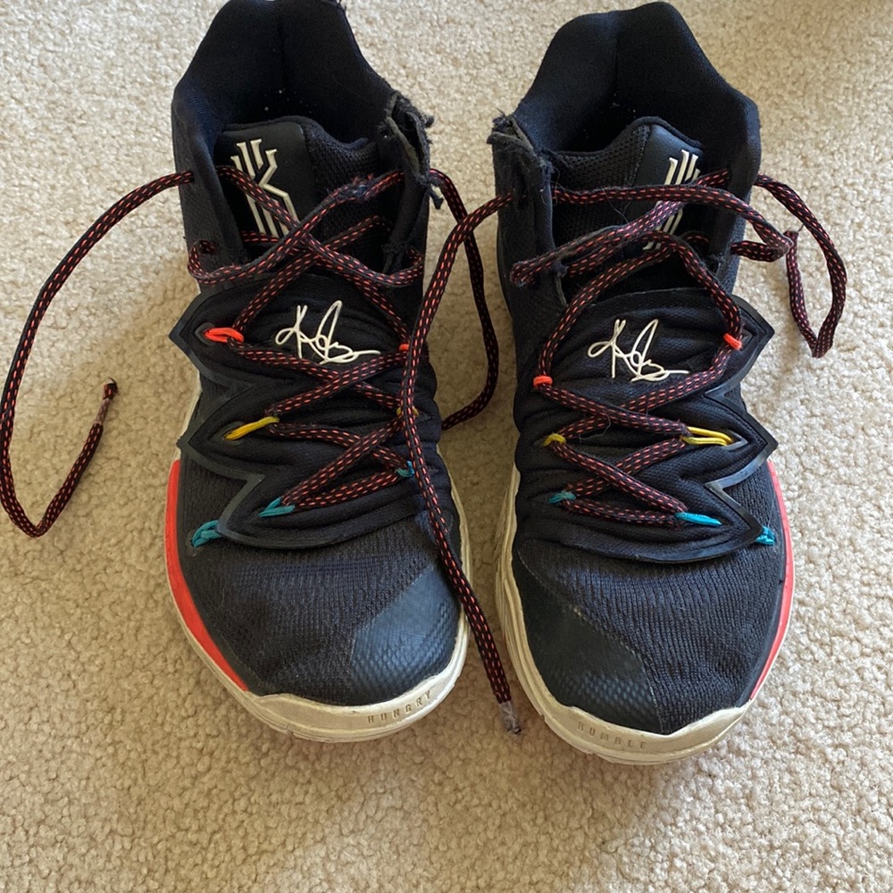 Nike Kyrie 5 friends!